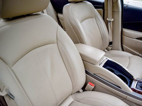 Used 2010 Buick LaCrosse CXS FWD image 9
