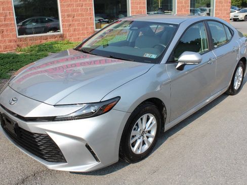 Used 2025 Toyota Camry LE w/ Convenience Package AWD/4WD image 2