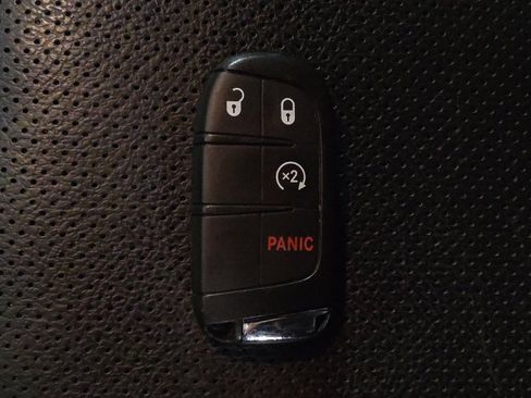 Used 2019 Jeep Compass Limited AWD/4WD image 32