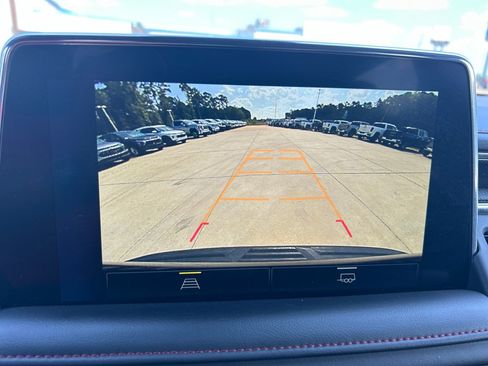 Used 2024 Chevrolet Suburban RST RWD image 12