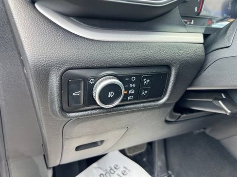 Certified 2024 Ford Explorer XLT w/ Equipment Group 202A AWD/4WD image 8