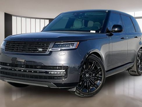 Used 2025 Land Rover Range Rover SE AWD/4WD image 1