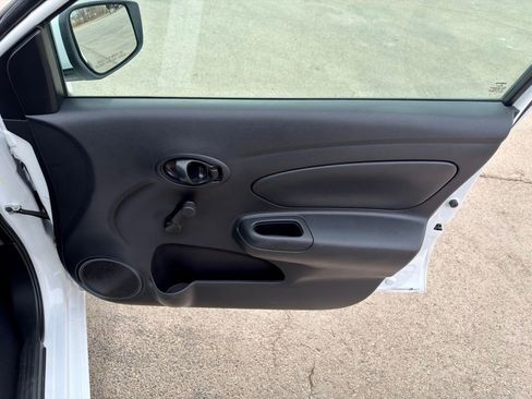 Used 2019 Nissan Versa S Plus image 30