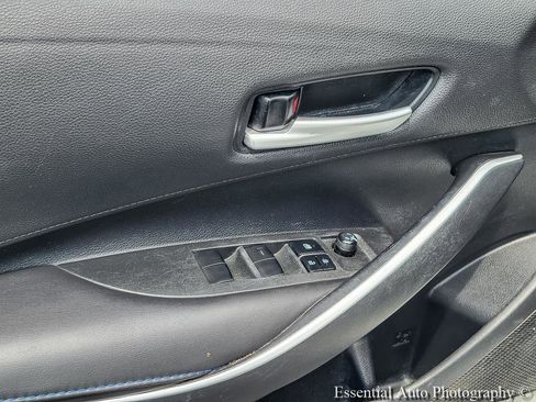 Used 2020 Toyota Corolla SE w/ SE Premium Package FWD image 15