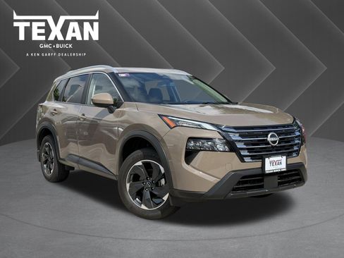 Used 2025 Nissan Rogue SV w/ SV Premium Package image 1