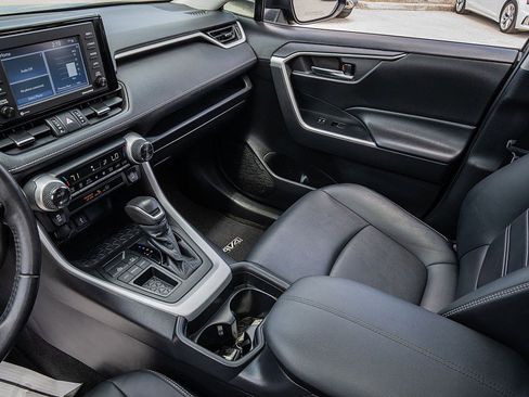 Used 2021 Toyota RAV4 XLE Premium FWD image 16