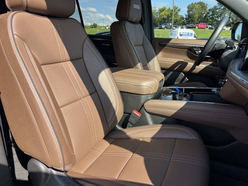 Used 2025 Chevrolet Tahoe High Country RWD image 25