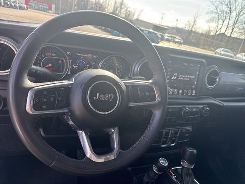Used 2023 Jeep Wrangler Sahara image 28