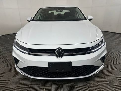 Used 2025 Volkswagen Jetta S image 8
