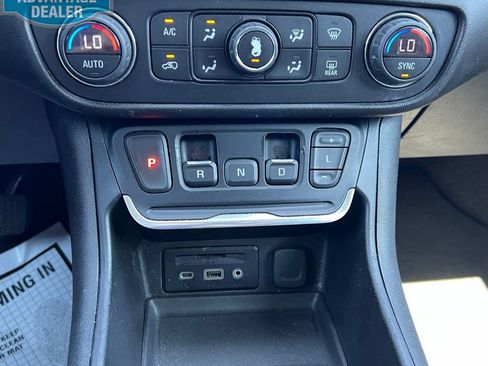 Used 2020 GMC Terrain SLT FWD image 13