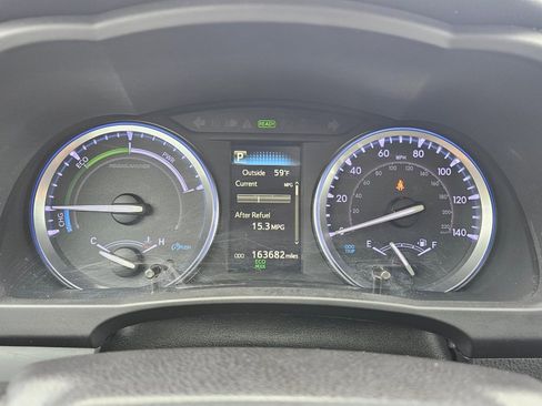 Used 2019 Toyota Highlander XLE AWD/4WD image 4