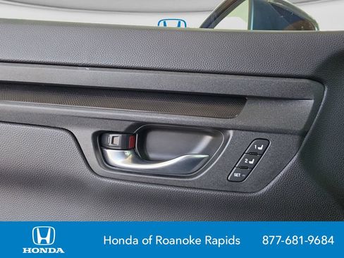 Used 2025 Honda CR-V Sport-L image 30