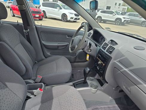 Used 2003 Kia Rio Sedan FWD image 16
