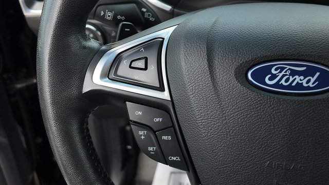 Used 2019 Ford Edge Titanium w/ Cold Weather Package AWD/4WD image 24