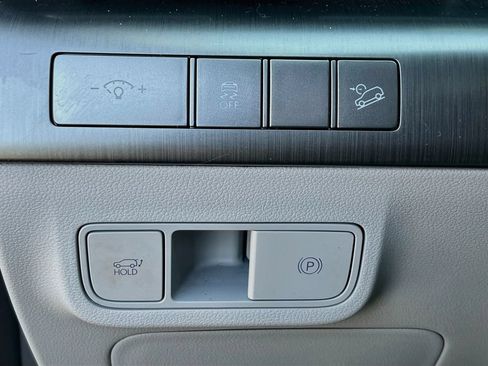 Used 2024 Hyundai Kona Limited FWD image 21