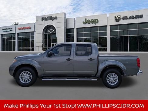 Used 2016 Nissan Frontier SV RWD image 6
