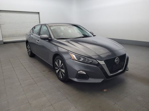 Used 2021 Nissan Altima 2.5 SV w/ SV Premium Package image 13