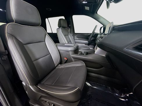 Used 2024 GMC Yukon SLT w/ SLT Luxury Package RWD image 29