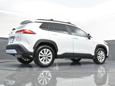 Used 2022 Toyota Corolla Cross LE image 38