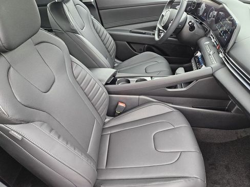 New 2026 Hyundai Elantra Limited FWD image 15