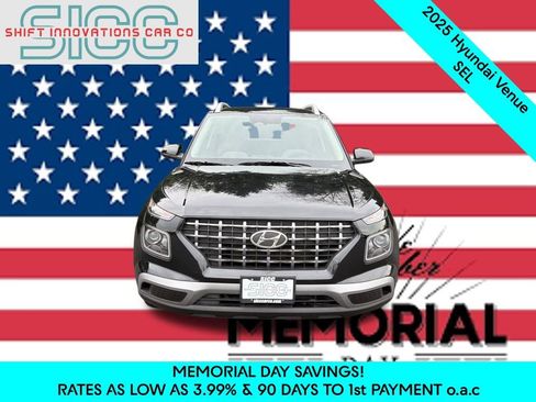 Used 2025 Hyundai Venue SEL FWD image 2
