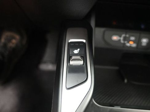 Used 2025 Kia Sorento S w/ Panoramic Sunroof Package FWD image 14