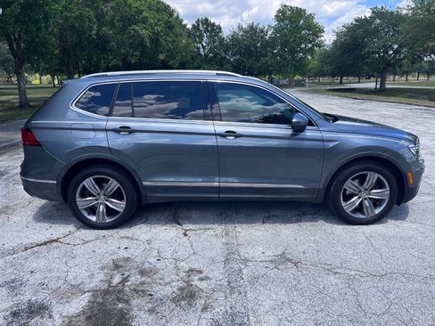 Used 2018 Volkswagen Tiguan SEL Premium FWD image 13