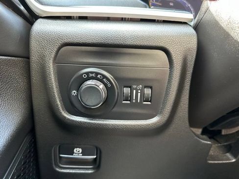 Used 2024 Jeep Grand Cherokee Altitude RWD image 26