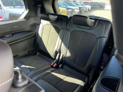 Used 2025 Jeep Grand Cherokee L Altitude image 9