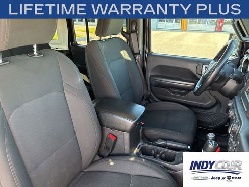 Used 2018 Jeep Wrangler Unlimited Sport S AWD/4WD image 14