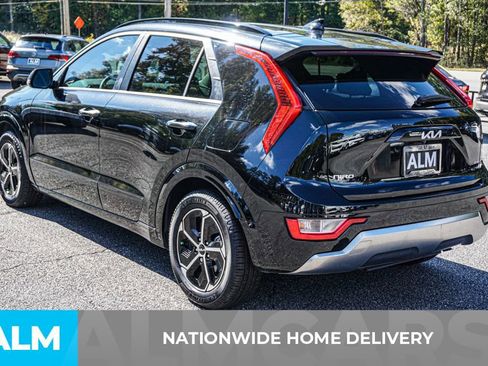 Used 2023 Kia Niro SX image 5