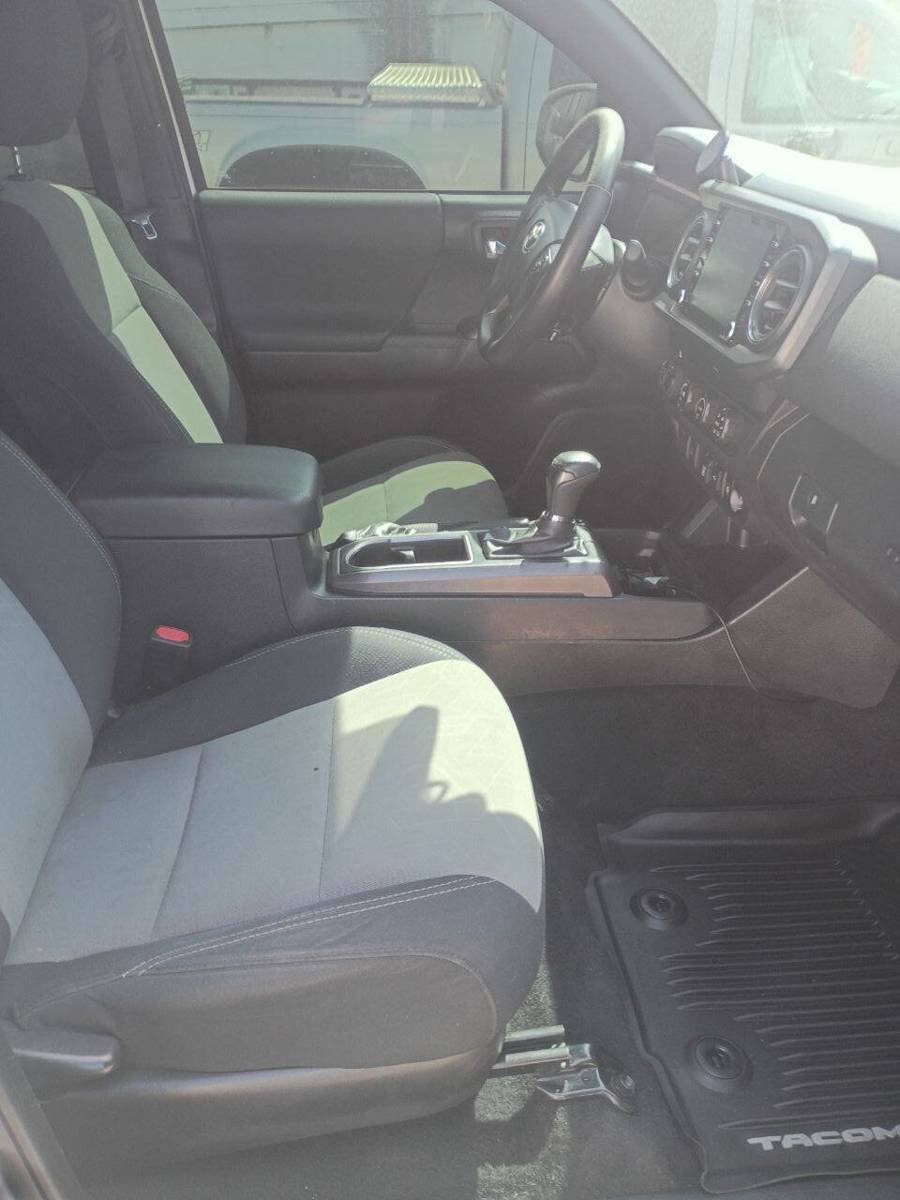 Used 2020 Toyota Tacoma TRD Sport AWD/4WD image 15