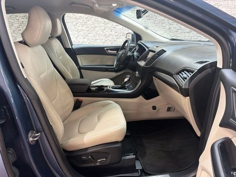 Used 2018 Ford Edge Titanium FWD image 11