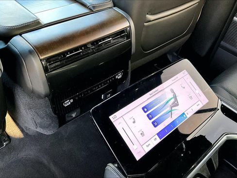 Used 2022 Jeep Grand Wagoneer Series II w/ Premium Group II image 31