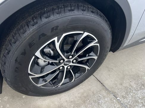 Used 2024 Lincoln Nautilus Premier w/ Equipment Group 102A image 2