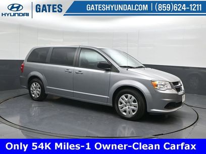 Used 2018 Dodge Grand Caravan SE w/ UConnect Hands-Free Group