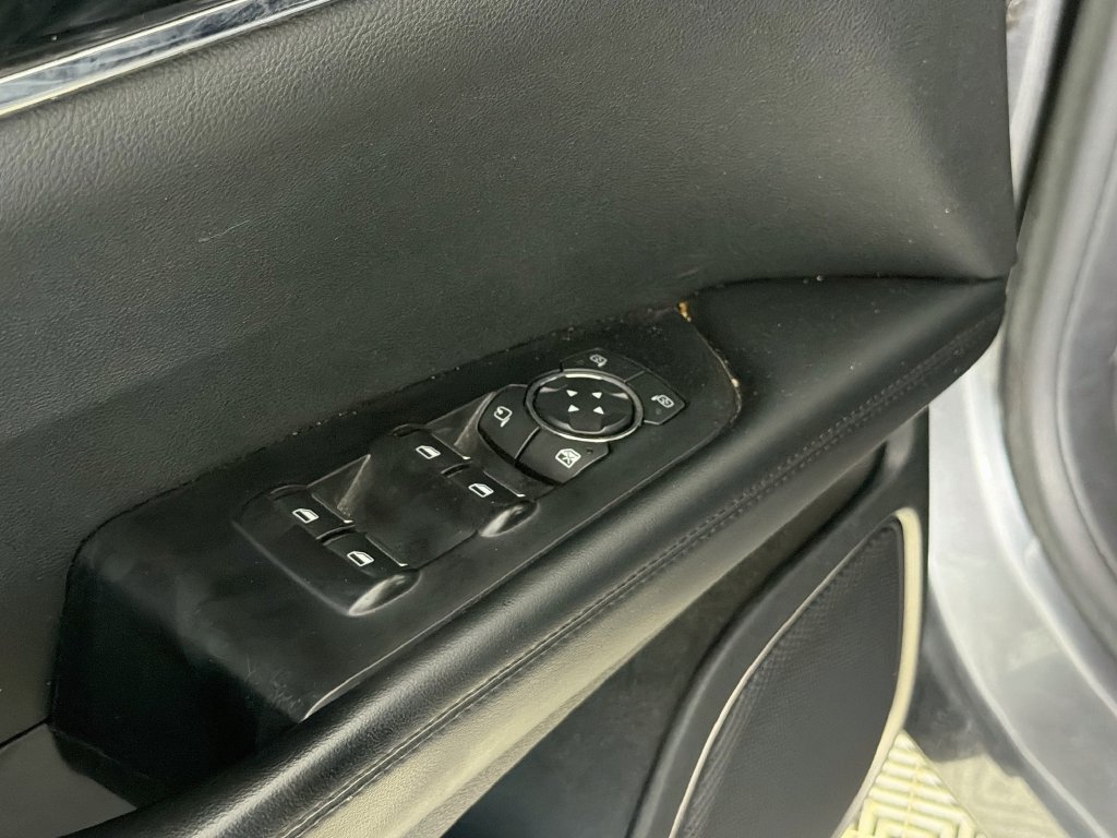 Used 2022 Lincoln Nautilus FWD w/ Premium Package image 22