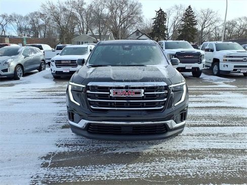 Used 2025 GMC Acadia Elevation image 9