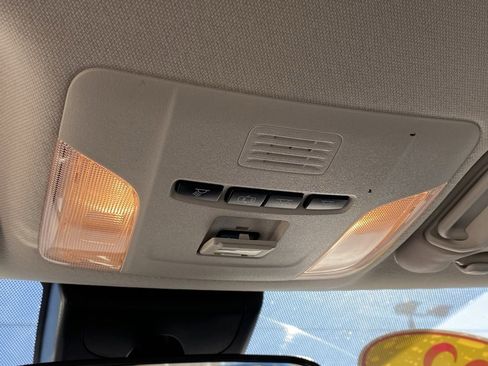 Used 2022 Toyota Corolla LE image 20