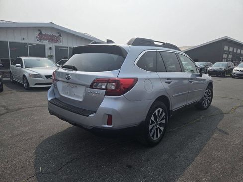 Used 2017 Subaru Outback 2.5i Limited image 12