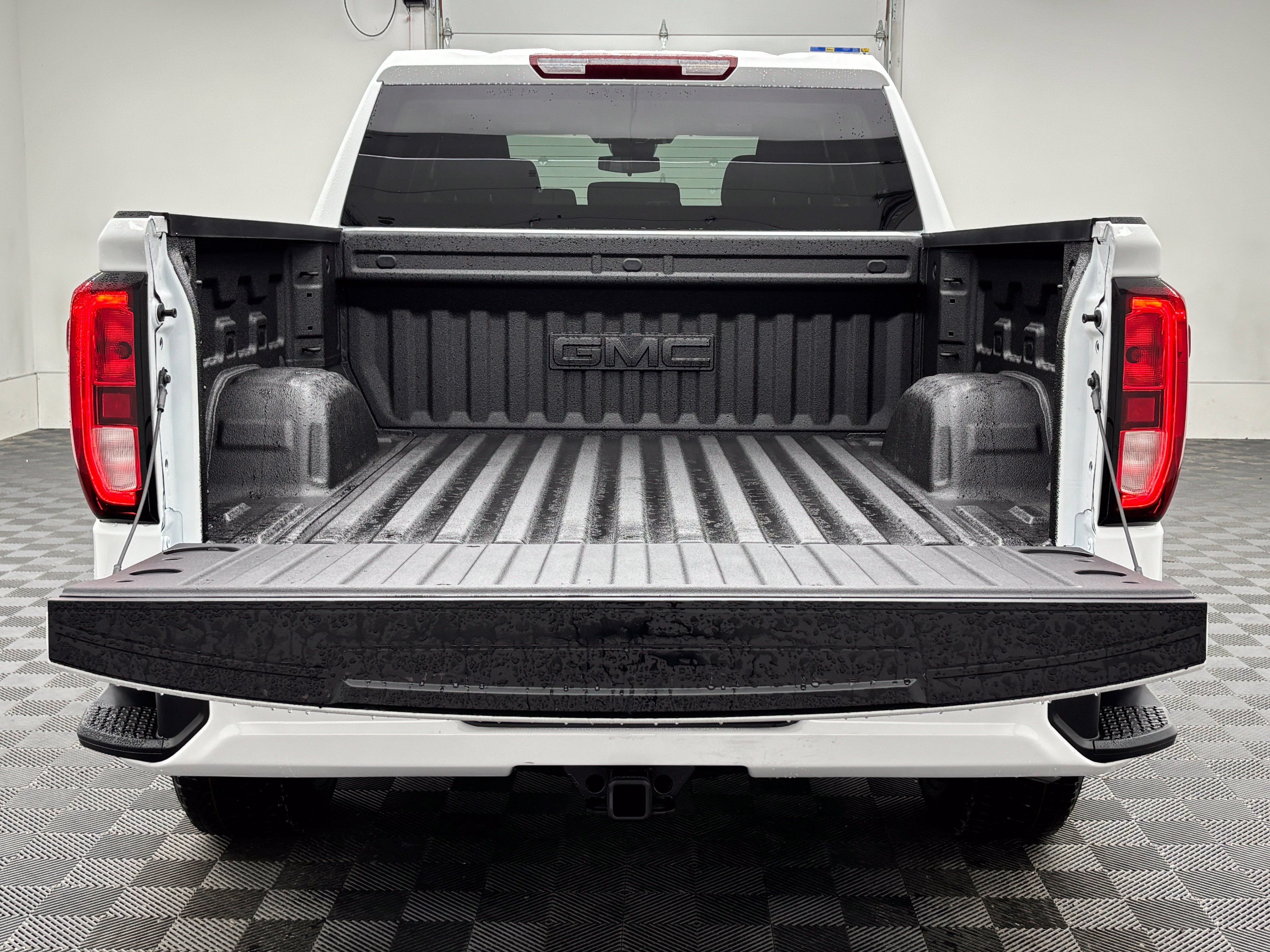 New 2026 GMC Sierra 1500 Elevation w/ Elevation Select Package AWD/4WD image 9