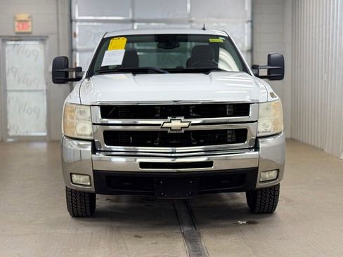 Used 2009 Chevrolet Silverado 2500 LT w/ Exterior Plus Package image 2
