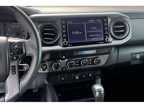 Used 2022 Toyota Tacoma TRD Off-Road AWD/4WD image 7