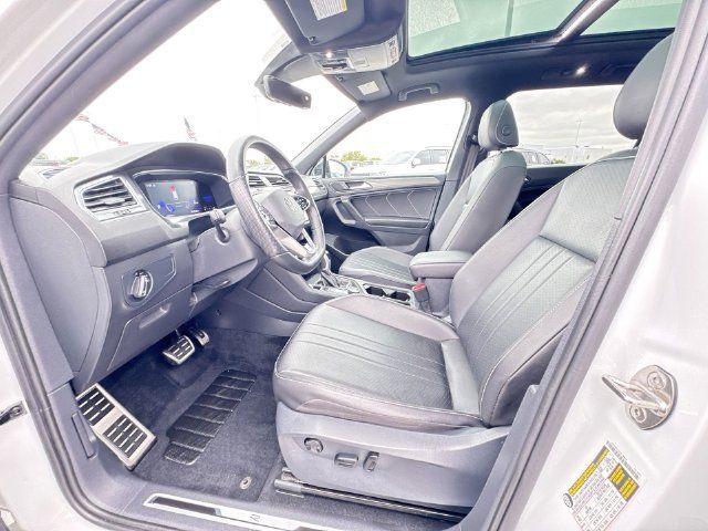 Used 2022 Volkswagen Tiguan SE R-Line AWD/4WD image 10