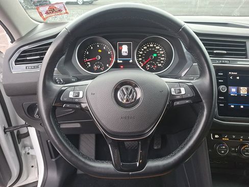 Used 2019 Volkswagen Tiguan SE AWD/4WD image 19