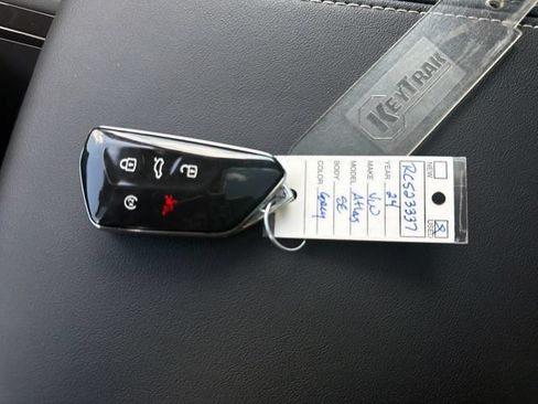 Used 2024 Volkswagen Atlas SE AWD/4WD image 31