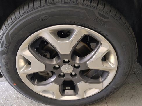 Used 2019 Jeep Compass Limited image 31