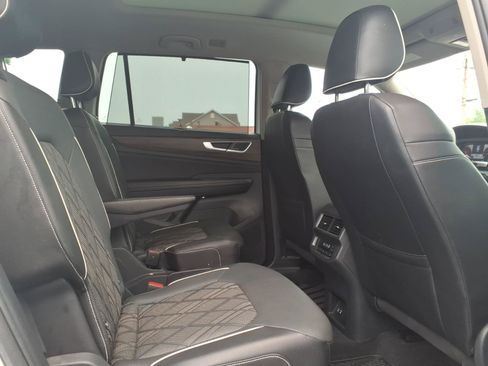 Used 2024 Volkswagen Atlas SEL Premium R-Line AWD/4WD image 11