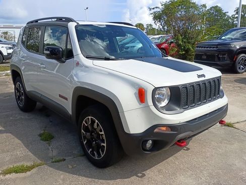 Certified 2023 Jeep Renegade Trailhawk AWD/4WD image 3