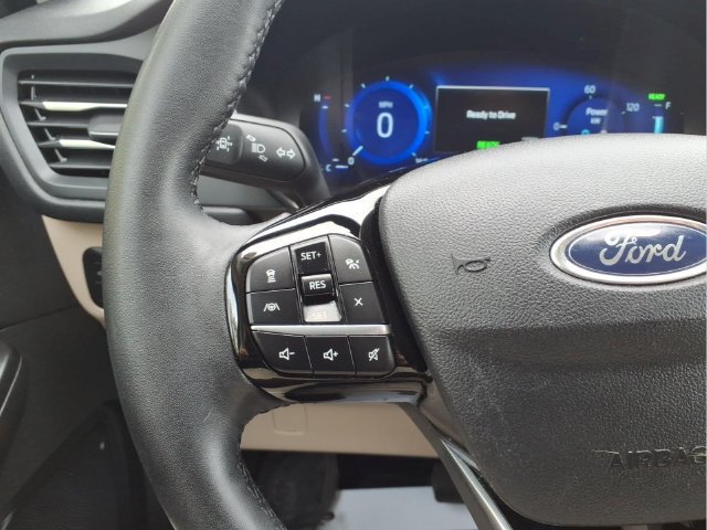 Used 2022 Ford Escape Titanium FWD image 14